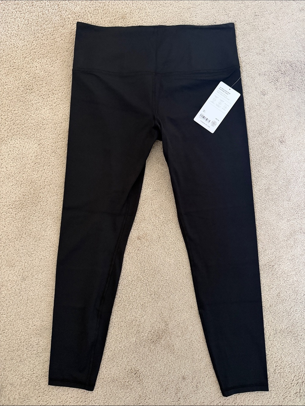 NWT Athleta Ultra High Rise Elation Tight Leggings in Black Large w/ pockets